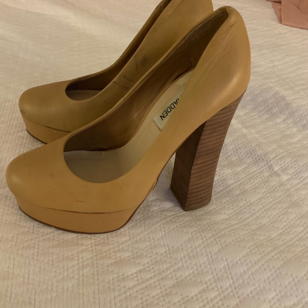 Shoes - Picture 2 of 8